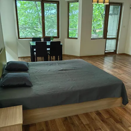 уютно студио в мари Apartamento